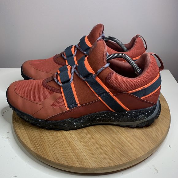 Under Armour Valstez Trek Mens Size 11.5 Running Shoes Red Sneakers 3022620 - Picture 1 of 8